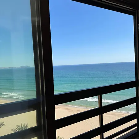 Vistas Al Mar, Piscina Y Playa