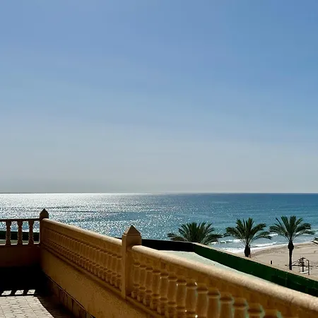 Vistas Al Mar, Piscina Y Playa