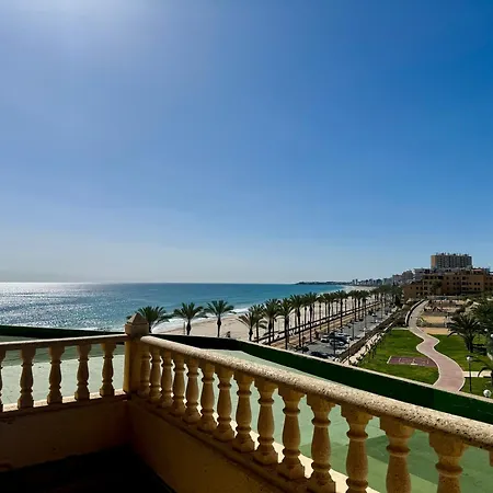 Vistas Al Mar, Piscina Y Playa Апартаменты *