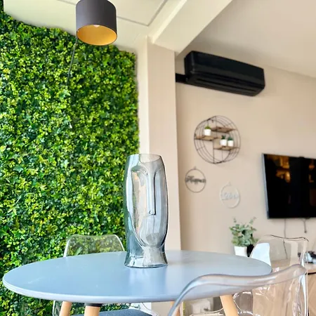 Vistas Al Mar, Piscina Y Playa *