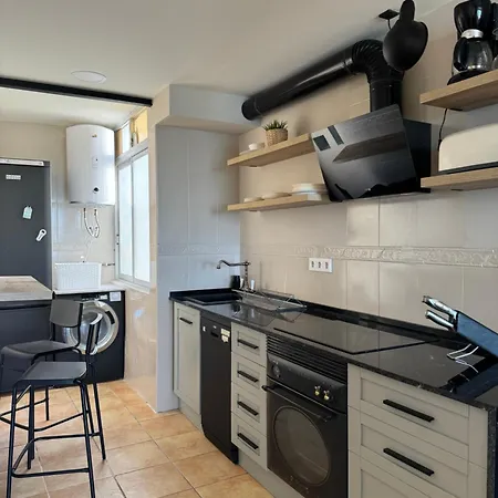 Vistas Al Mar, Piscina Y Playa *