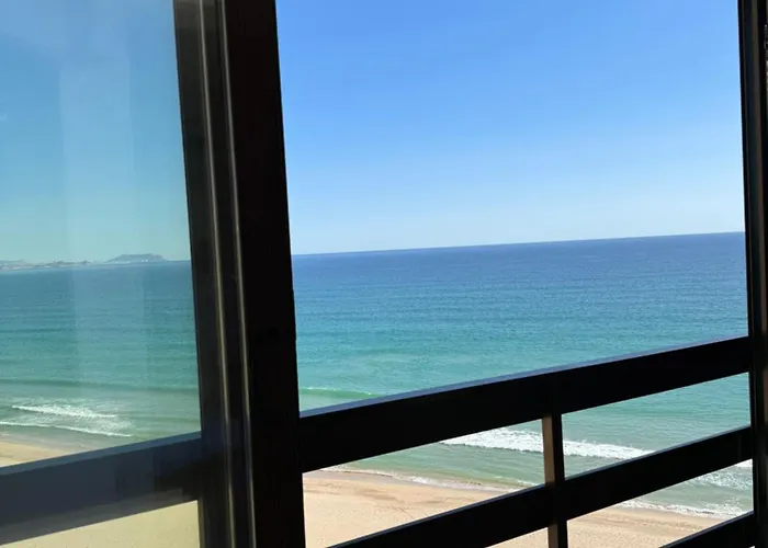 Vistas Al Mar, Piscina Y Playa