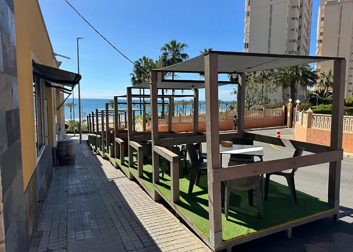Vistas Al Mar, Piscina Y Playa Апартаменты *